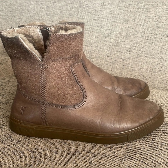 Frye Shoes - Frye Women’s Gemma Shearling Short Boot Lined, Leather. Size 7.5. So Cozy!